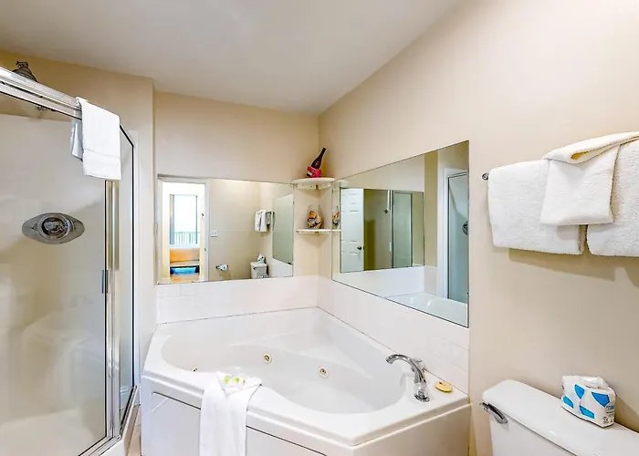 Holiday home Ocean & Gulf Front W Furnished Balcony Shared In & Outdoor Pools & Hot Tub Gulf Shores