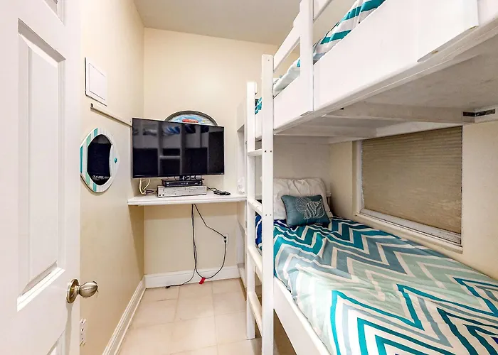 Ocean & Gulf Front W Furnished Balcony Shared In & Outdoor Pools & Hot Tub Holiday home Gulf Shores